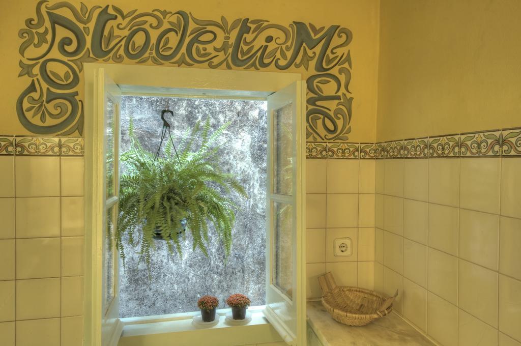 Stay Local In Alfama! Alice Central Home, Near River ลิสบอน ภายนอก รูปภาพ