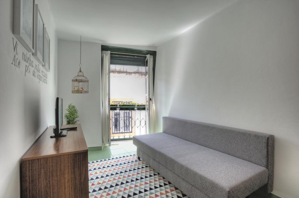 Stay Local In Alfama! Alice Central Home, Near River ลิสบอน ภายนอก รูปภาพ