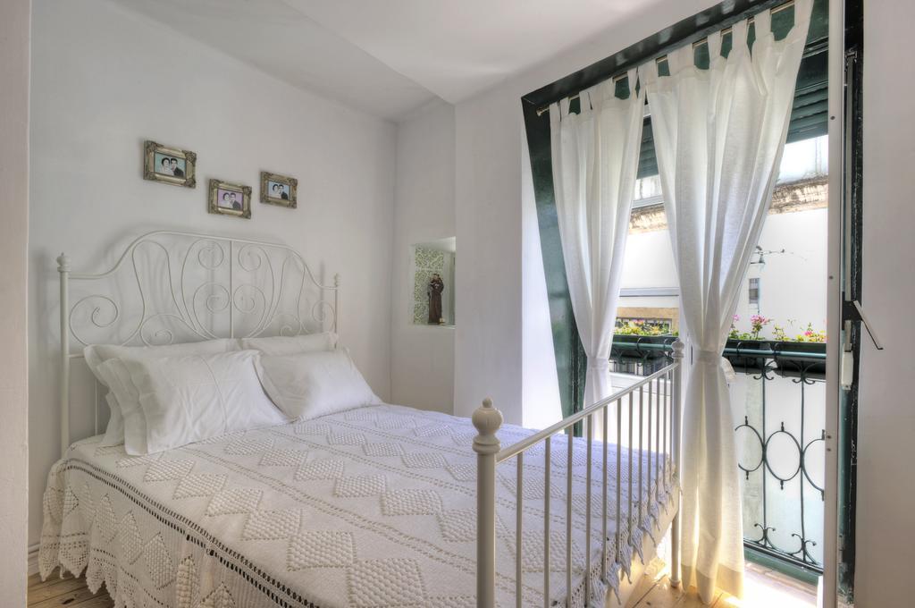 Stay Local In Alfama! Alice Central Home, Near River ลิสบอน ภายนอก รูปภาพ