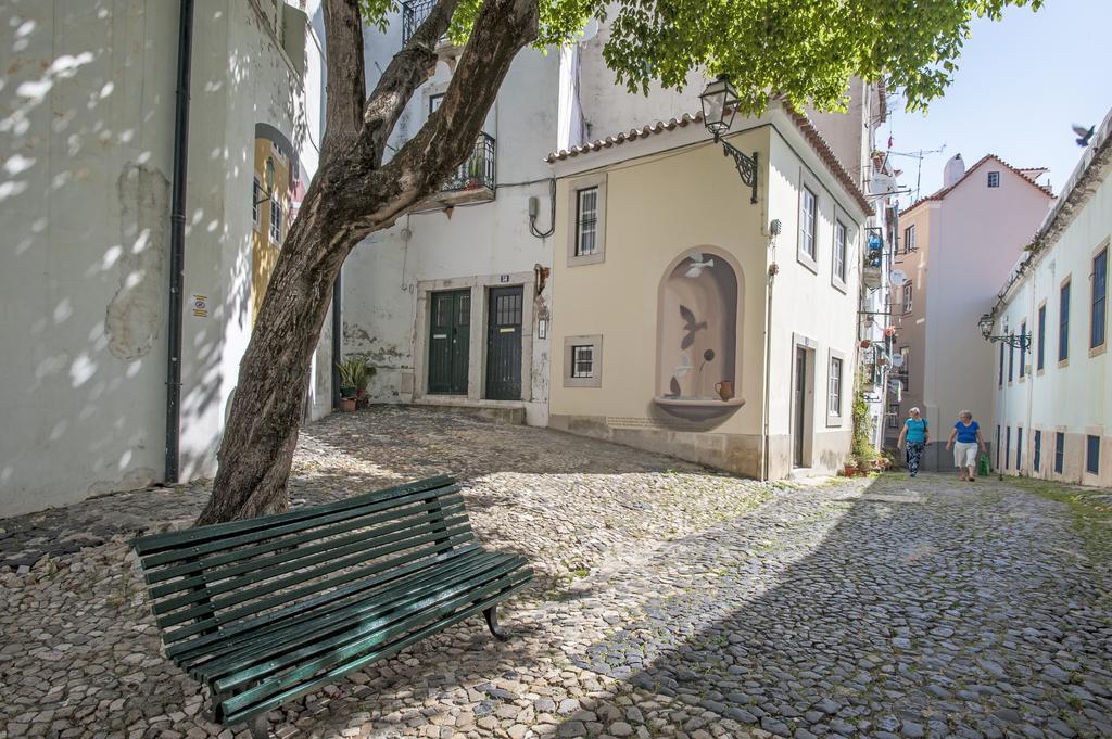 Stay Local In Alfama! Alice Central Home, Near River ลิสบอน ภายนอก รูปภาพ