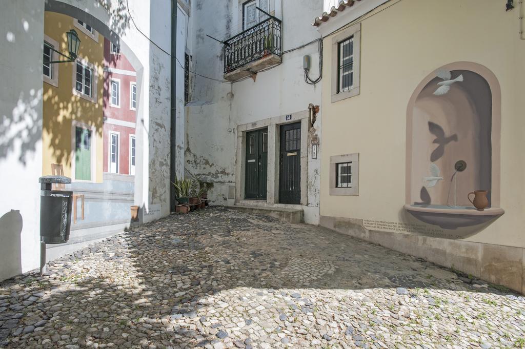 Stay Local In Alfama! Alice Central Home, Near River ลิสบอน ภายนอก รูปภาพ