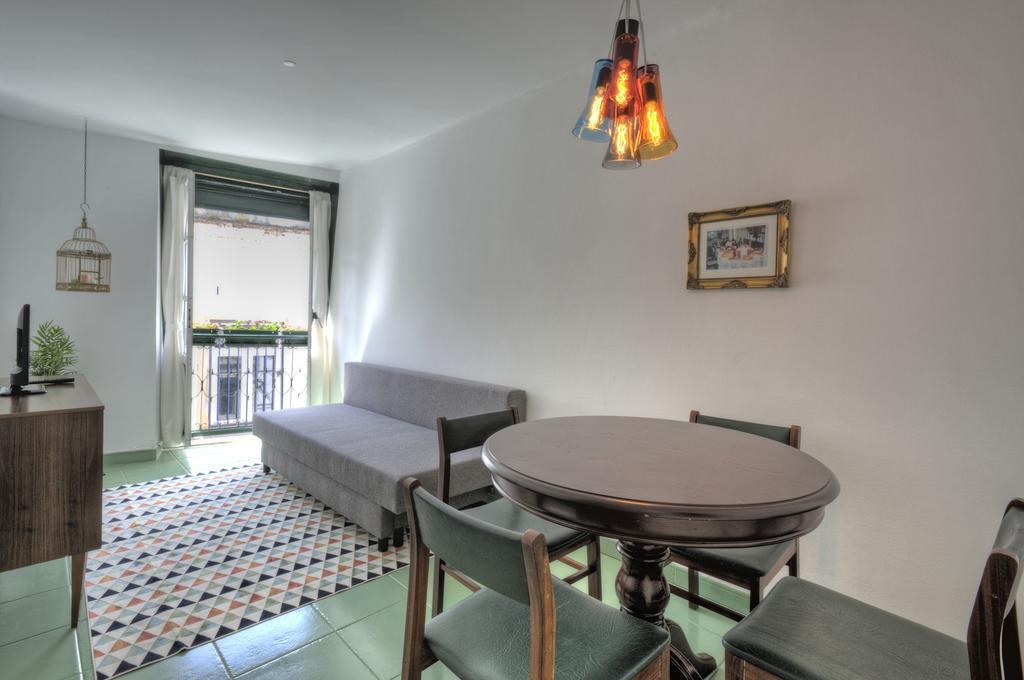Stay Local In Alfama! Alice Central Home, Near River ลิสบอน ภายนอก รูปภาพ